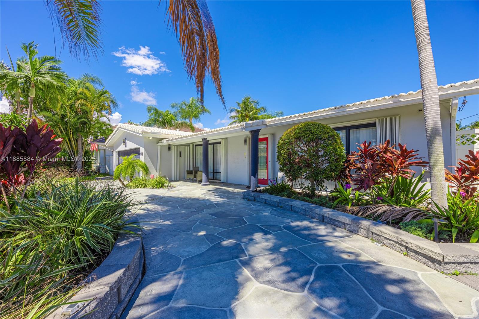 CORAL KEY VILLAS 5TH SEC - Residential Lease