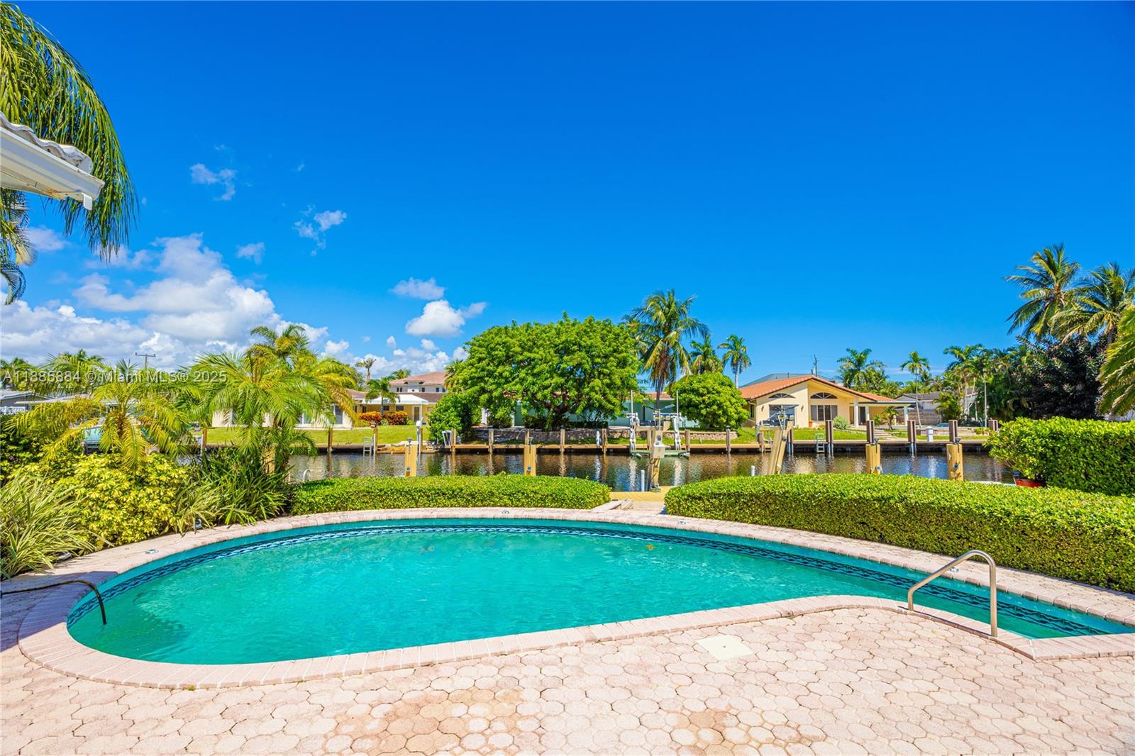 CORAL KEY VILLAS 5TH SEC - Residential Lease