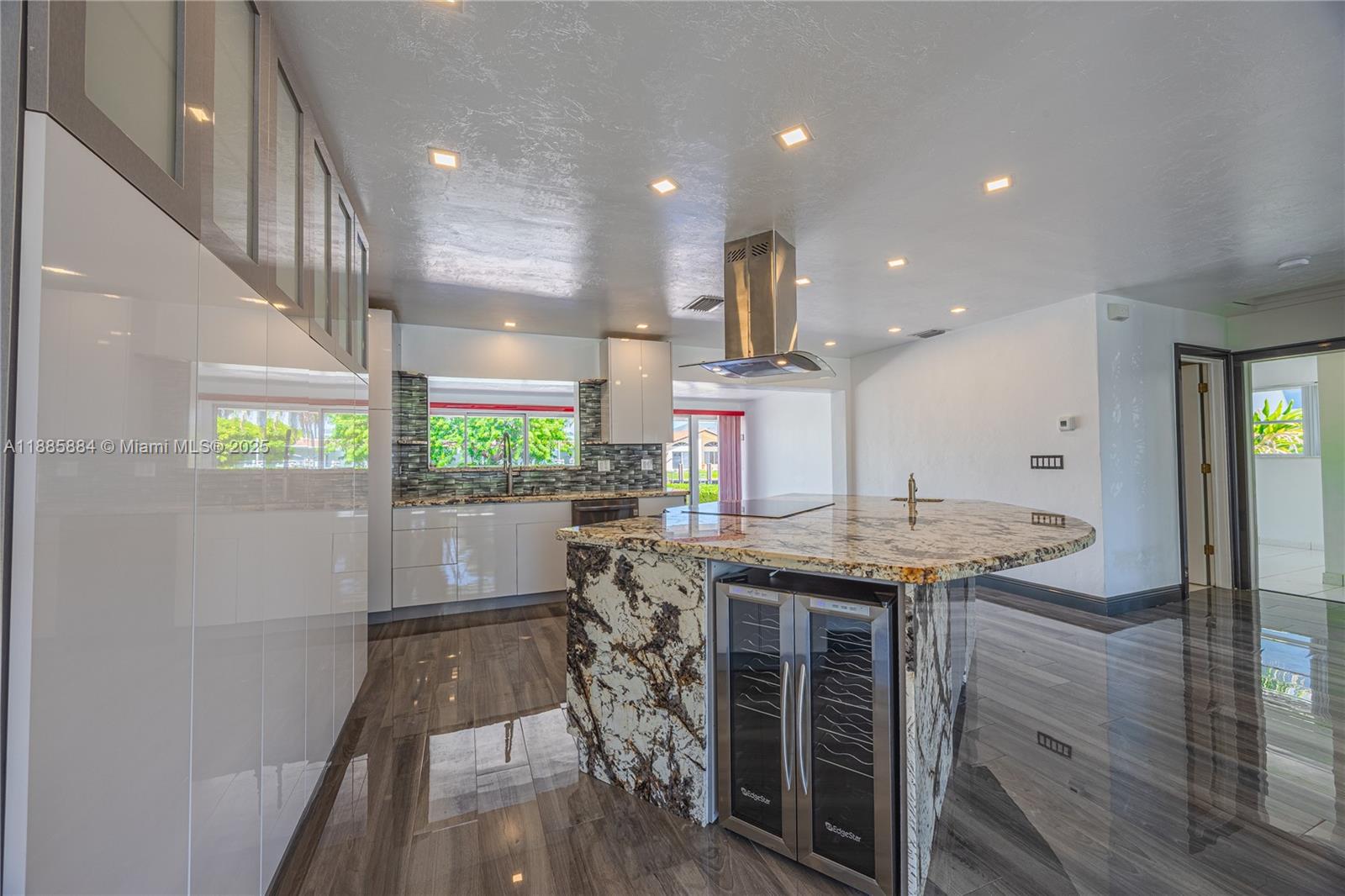 CORAL KEY VILLAS 5TH SEC - Residential Lease