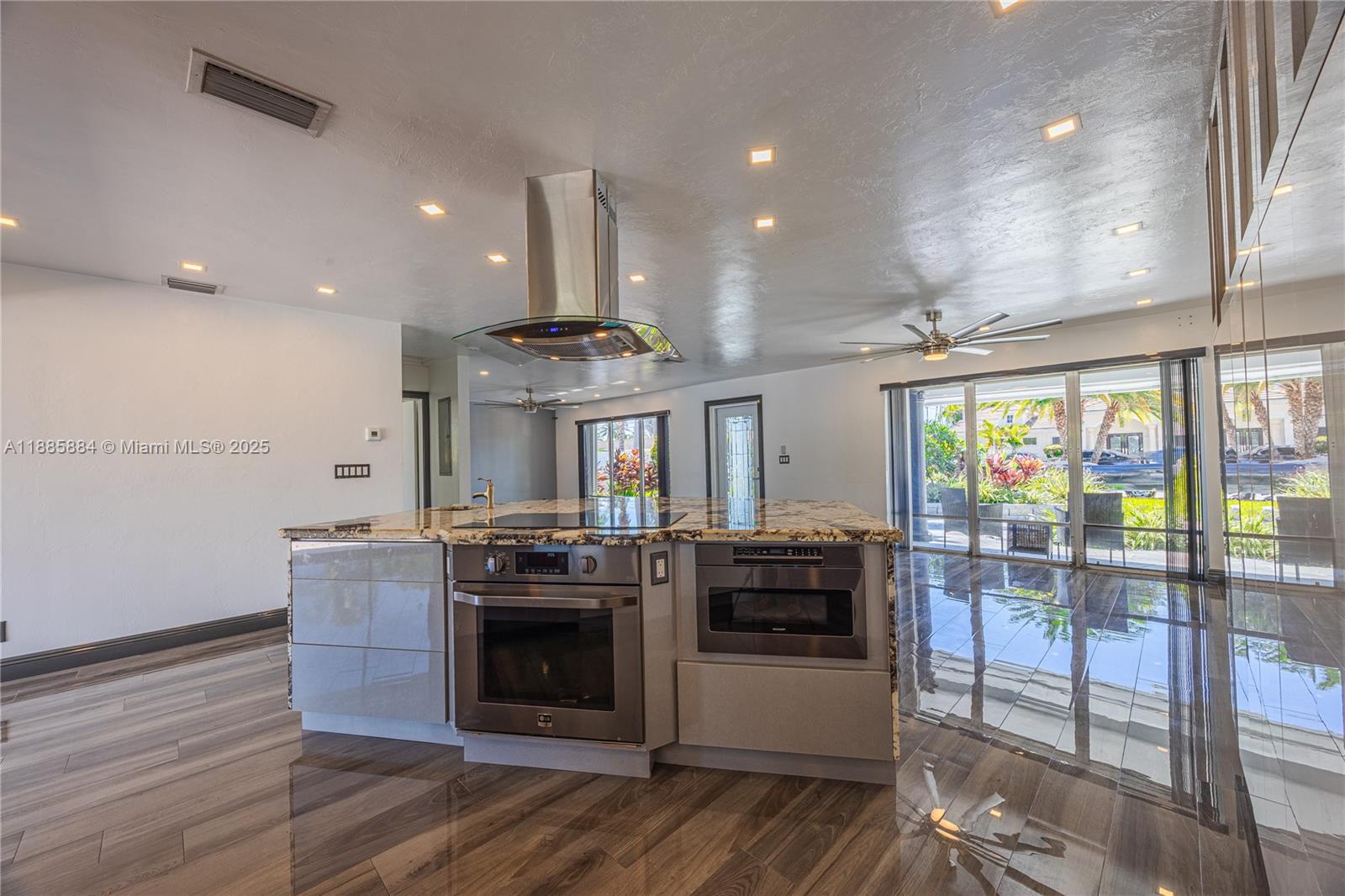 CORAL KEY VILLAS 5TH SEC - Residential Lease