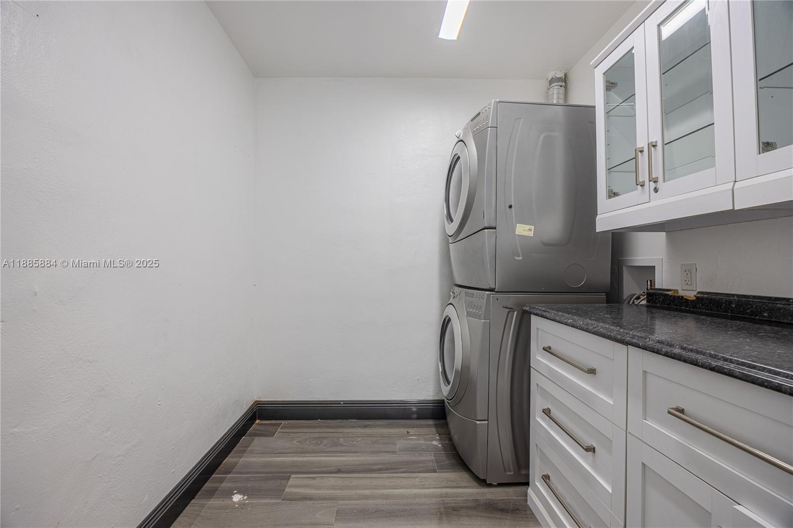 CORAL KEY VILLAS 5TH SEC - Residential Lease