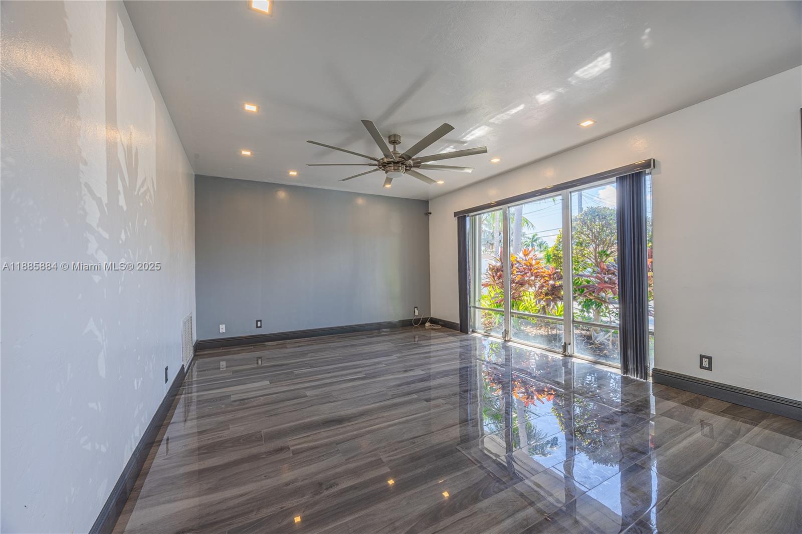 CORAL KEY VILLAS 5TH SEC - Residential Lease