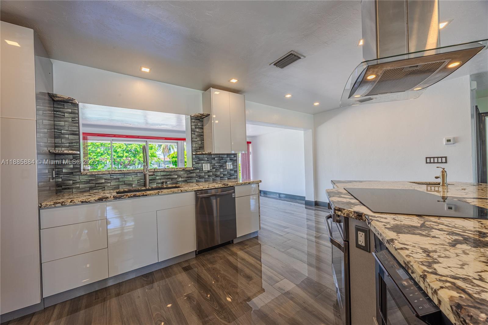 CORAL KEY VILLAS 5TH SEC - Residential Lease