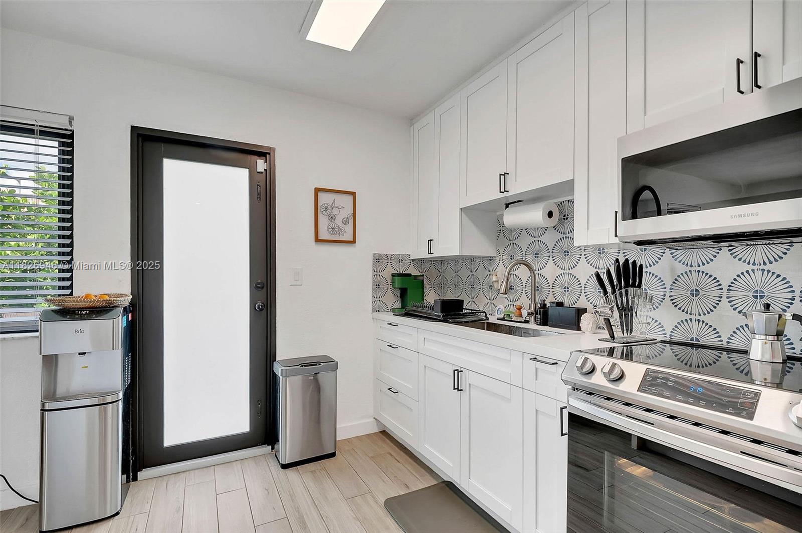 search properties 4 595 NW 101st St