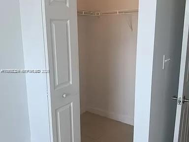 HOLLYWOOD STATION RES CON - Residential