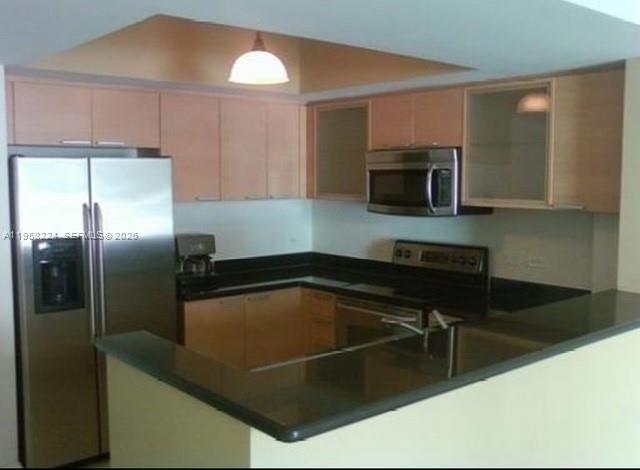 HOLLYWOOD STATION RES CON - Residential