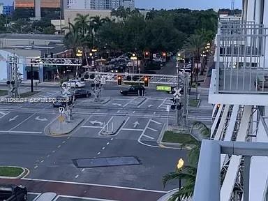 HOLLYWOOD STATION RES CON - Residential