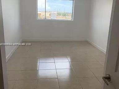 HOLLYWOOD STATION RES CON - Residential