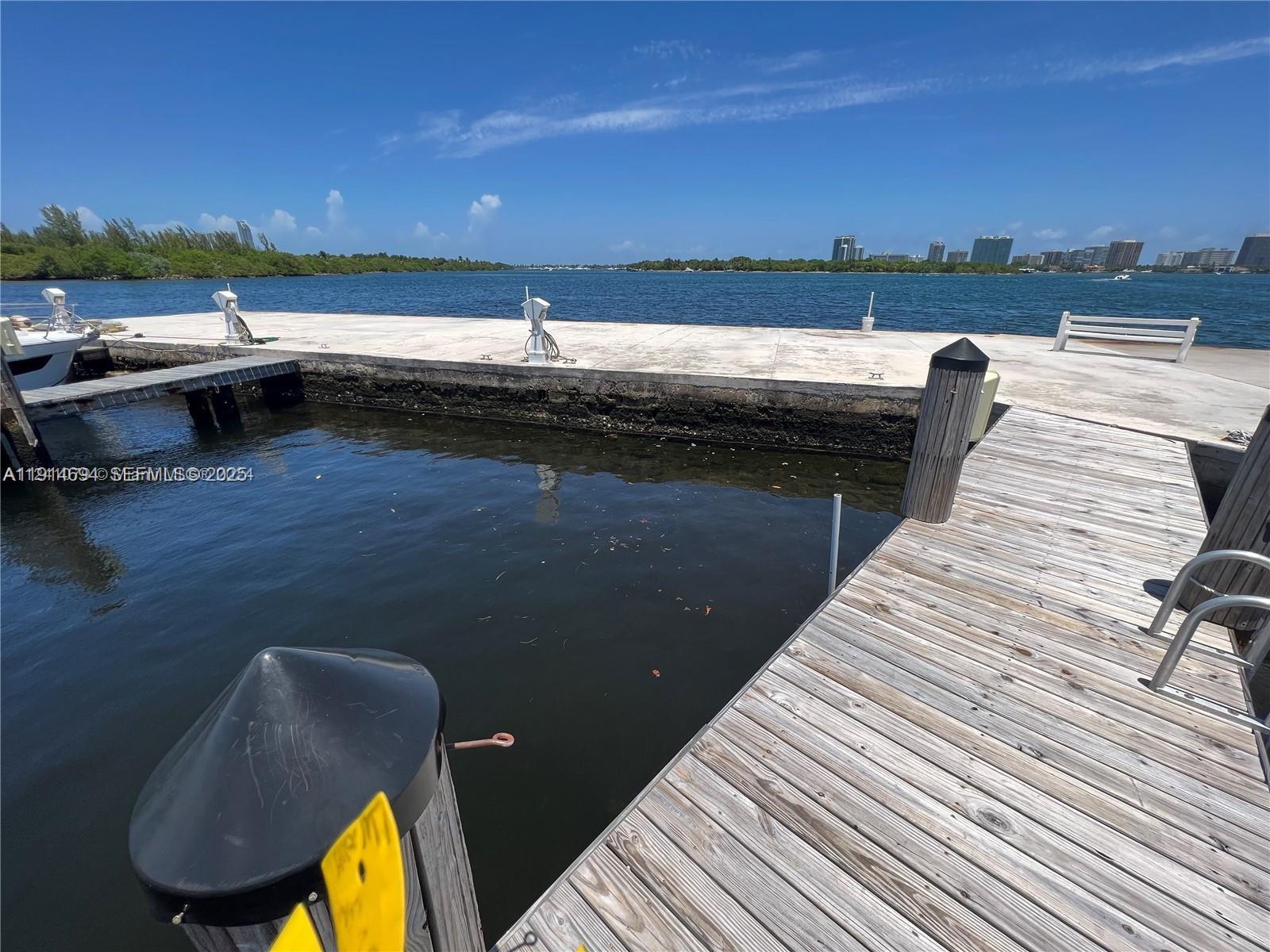 FAIRMONT HOUSE - Residential