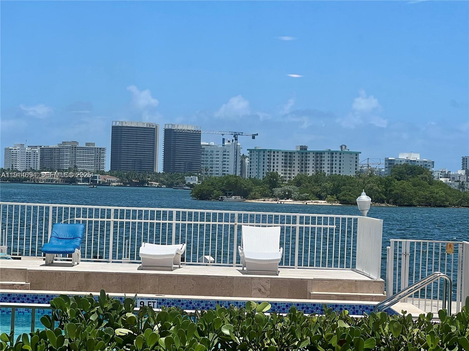 FAIRMONT HOUSE - Residential