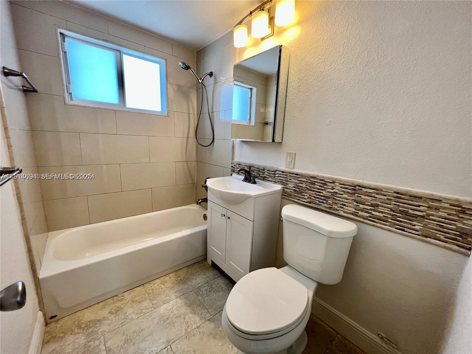 FAIRMONT HOUSE - Residential