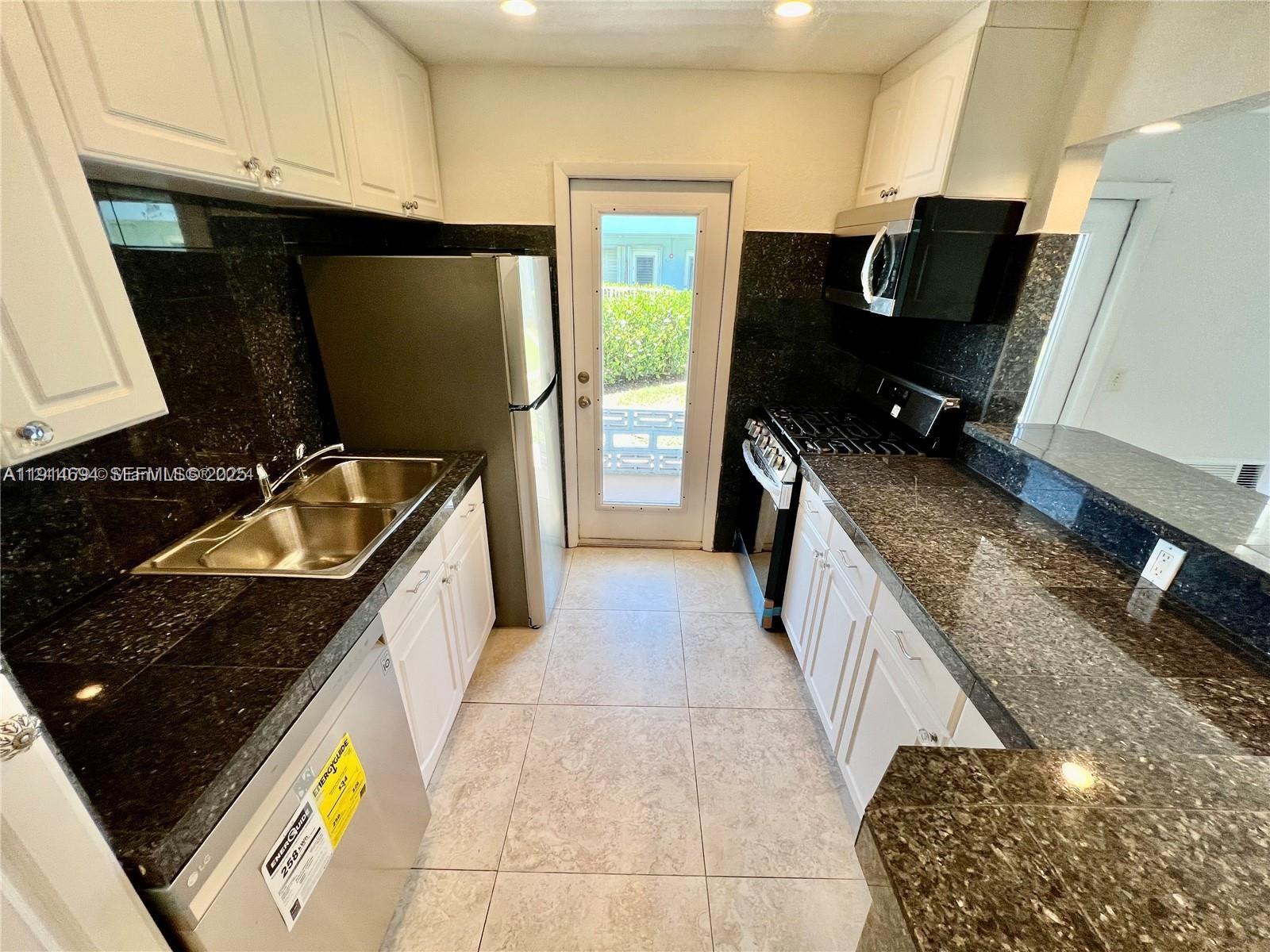 FAIRMONT HOUSE - Residential