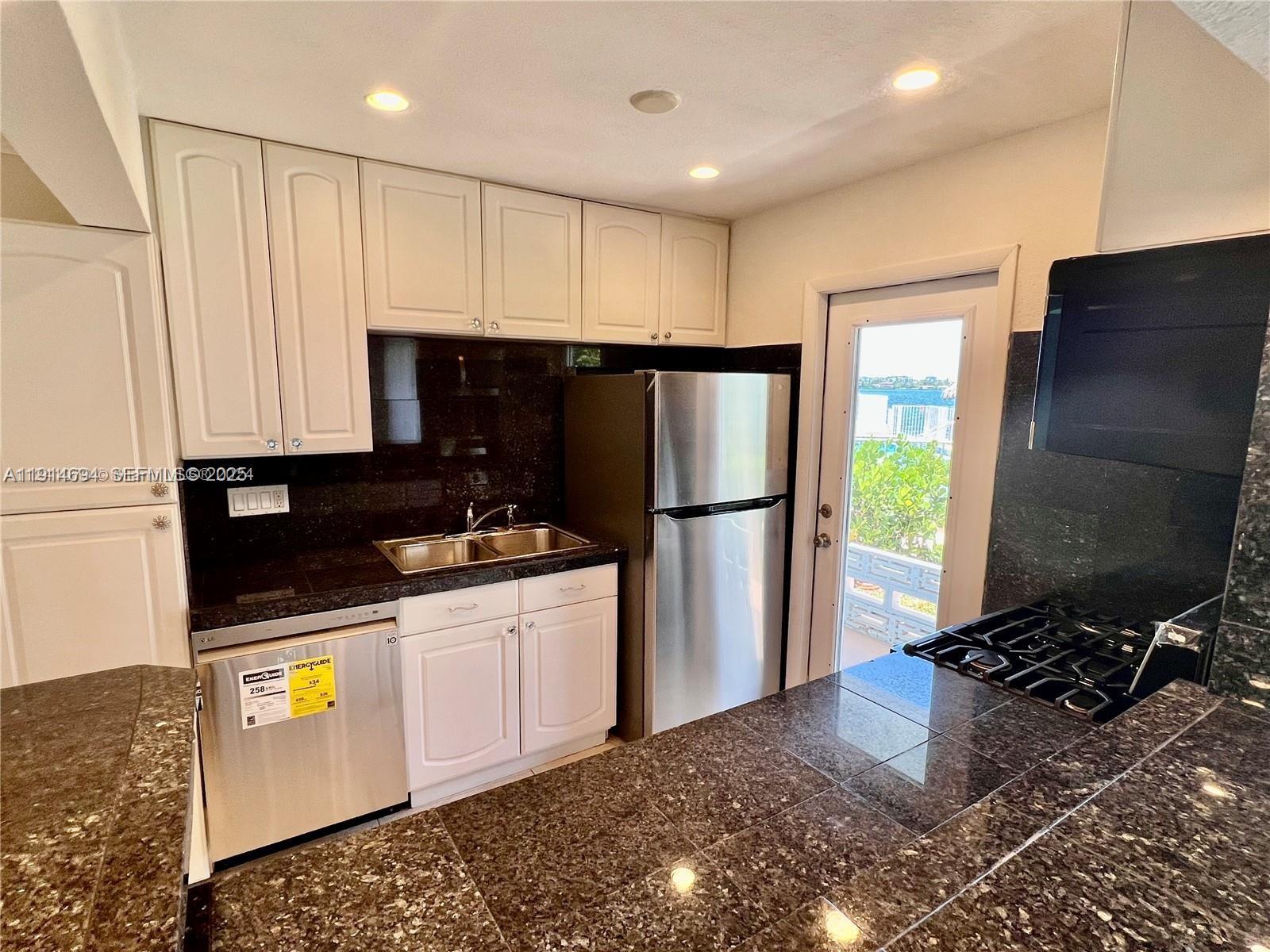 FAIRMONT HOUSE - Residential