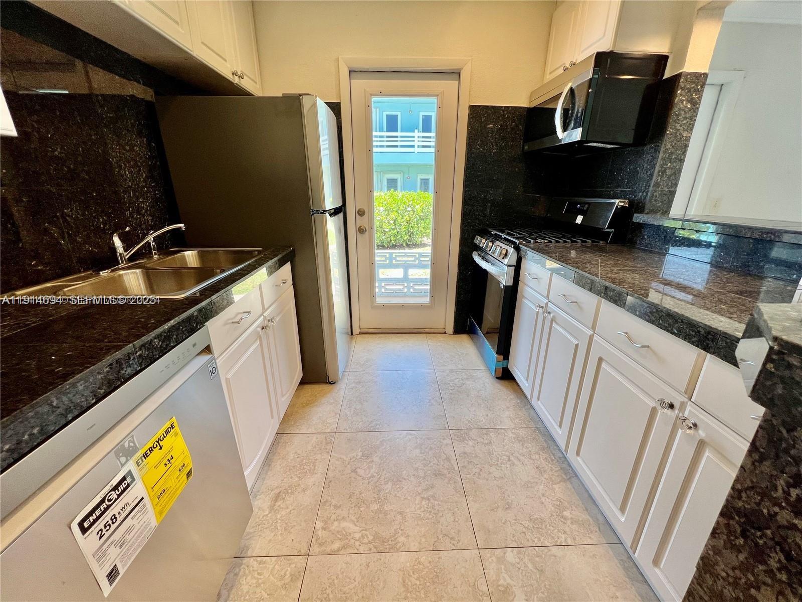 FAIRMONT HOUSE - Residential