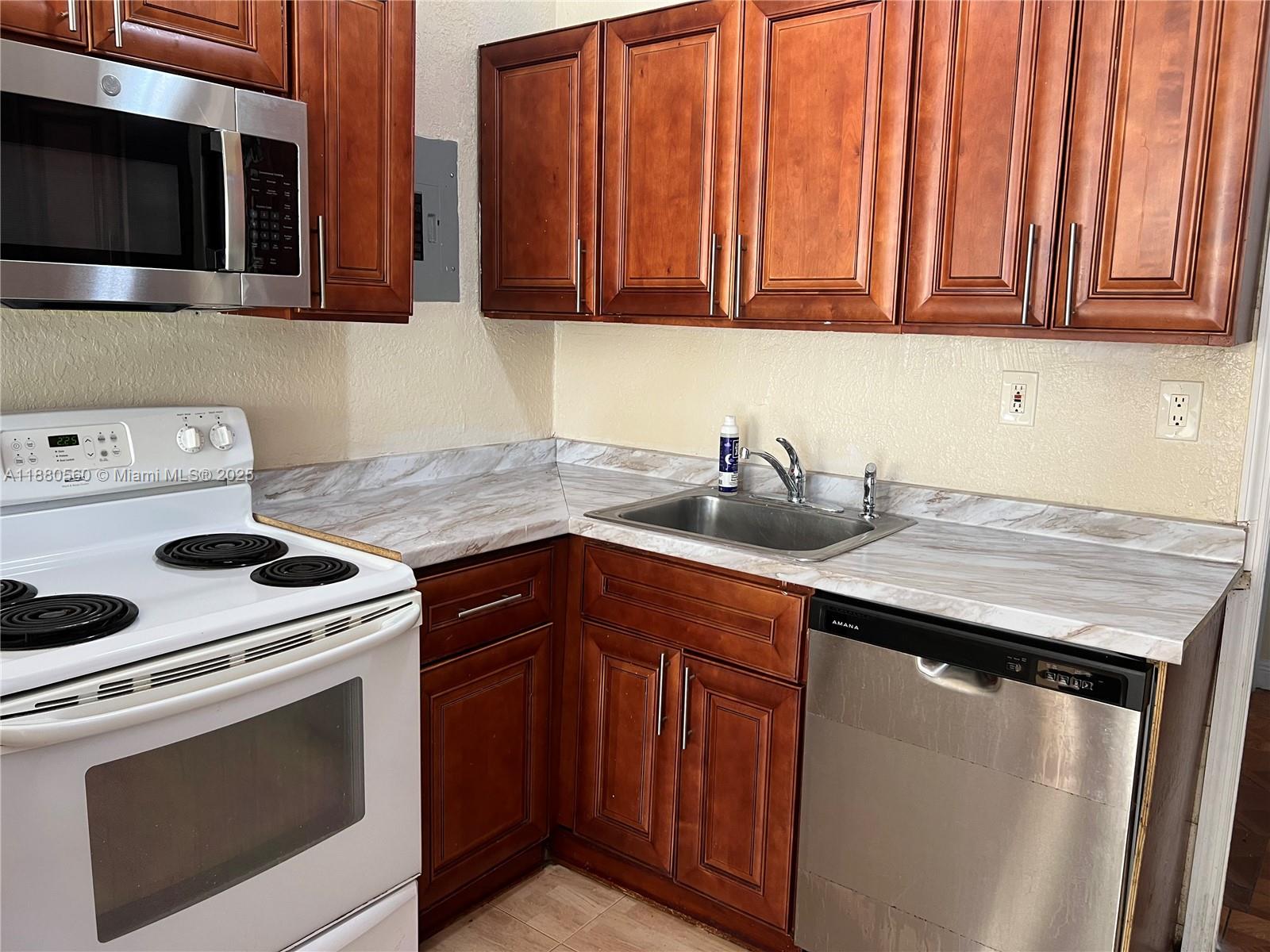 SUNRISE HEIGHTS - Residential Lease