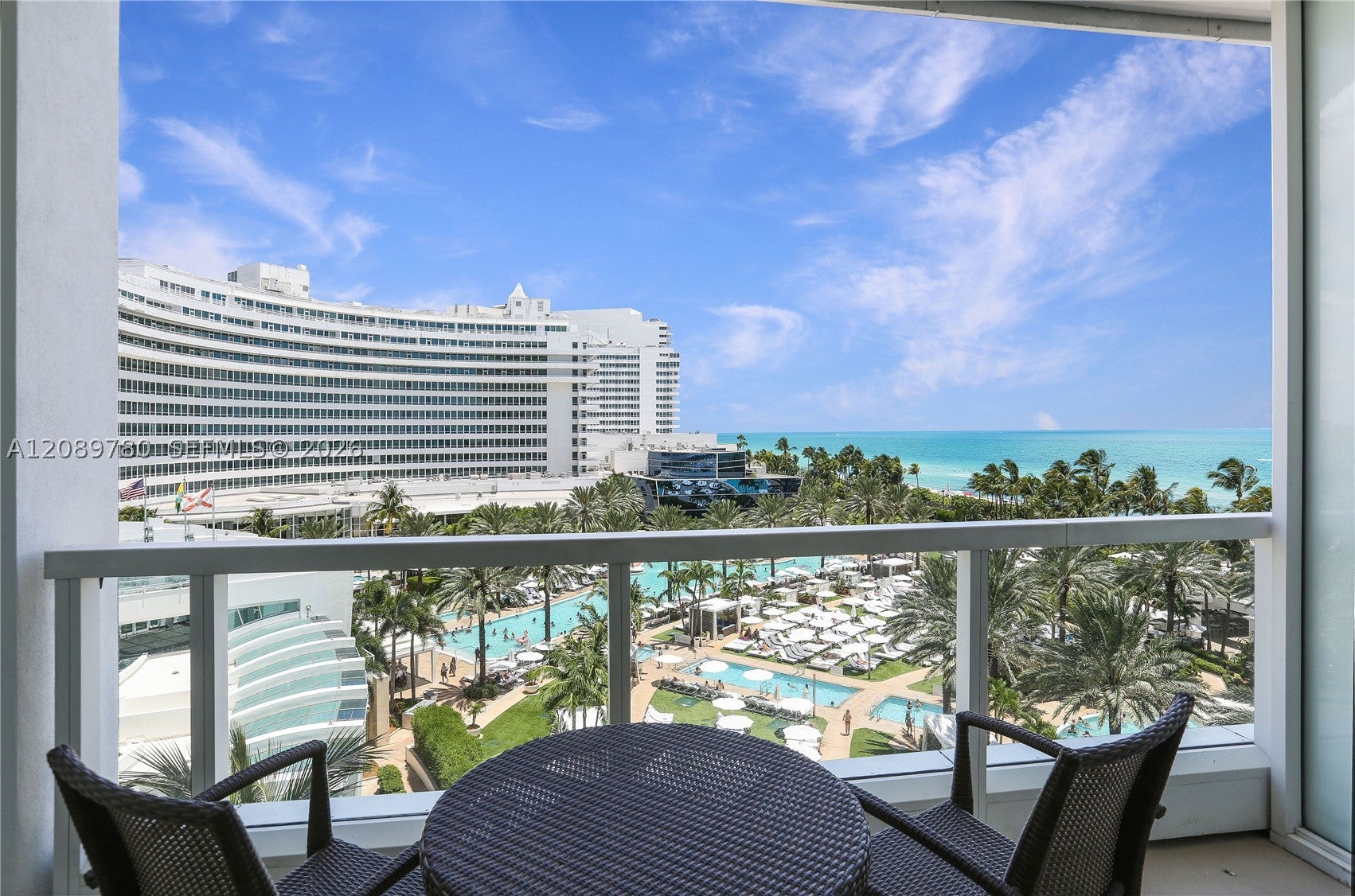 4391 Collins Ave 605