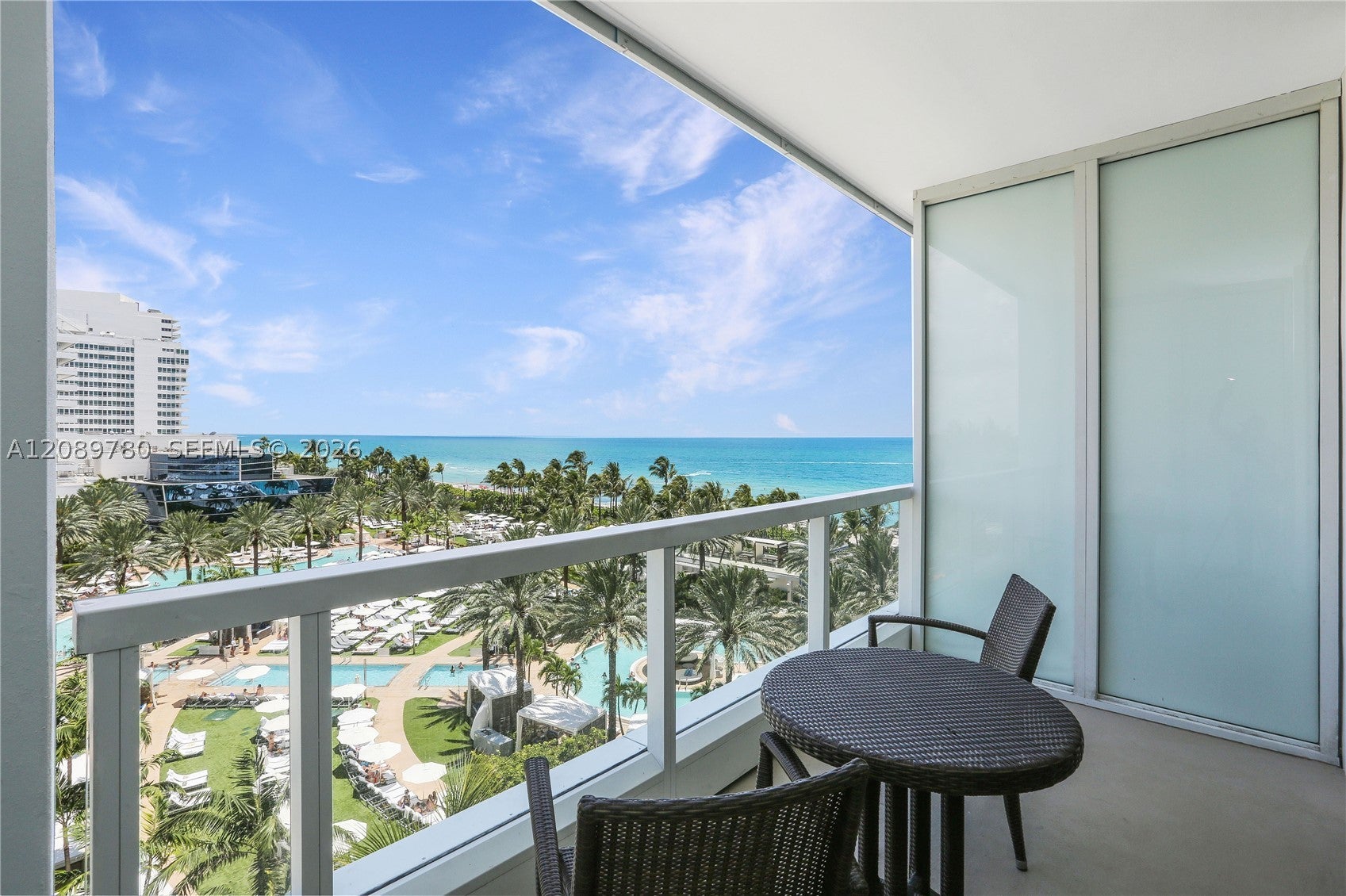 4391 Collins Ave 605