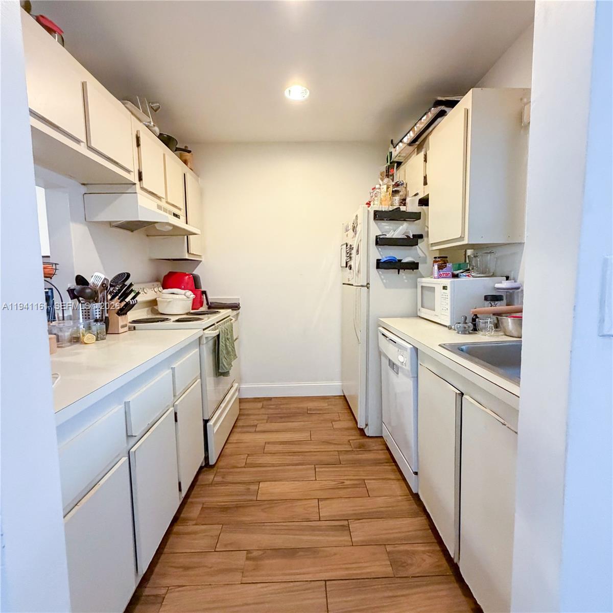 PEMBROKE POINTE SECTION T - Residential