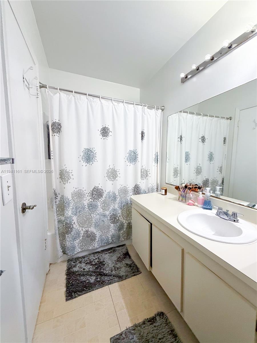 PEMBROKE POINTE SECTION T - Residential