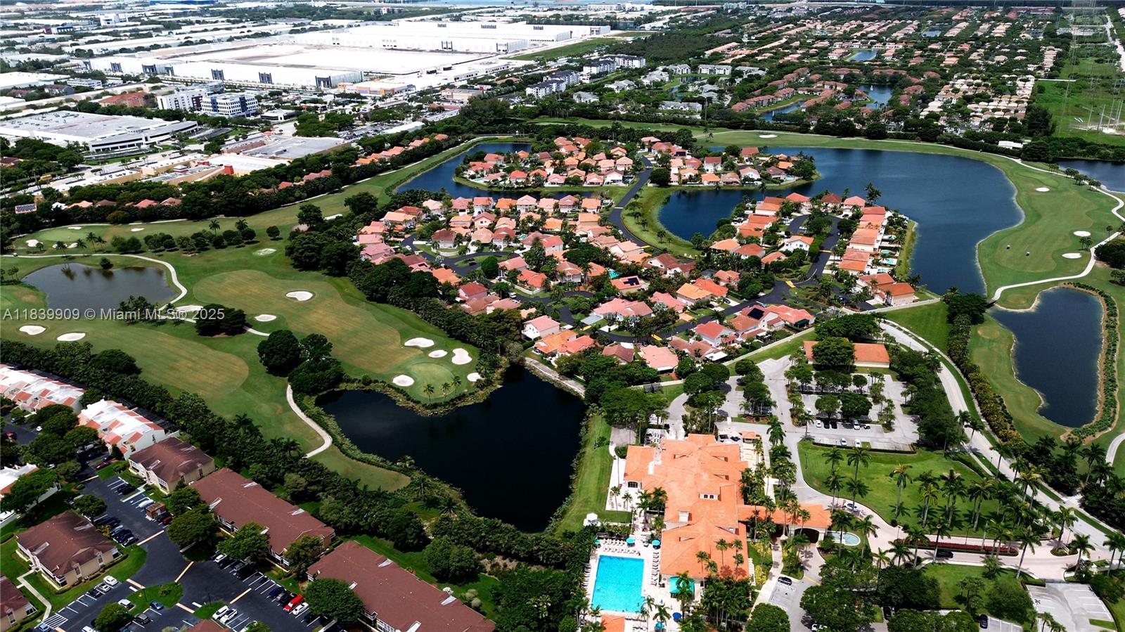 DORAL SANDS - Residential