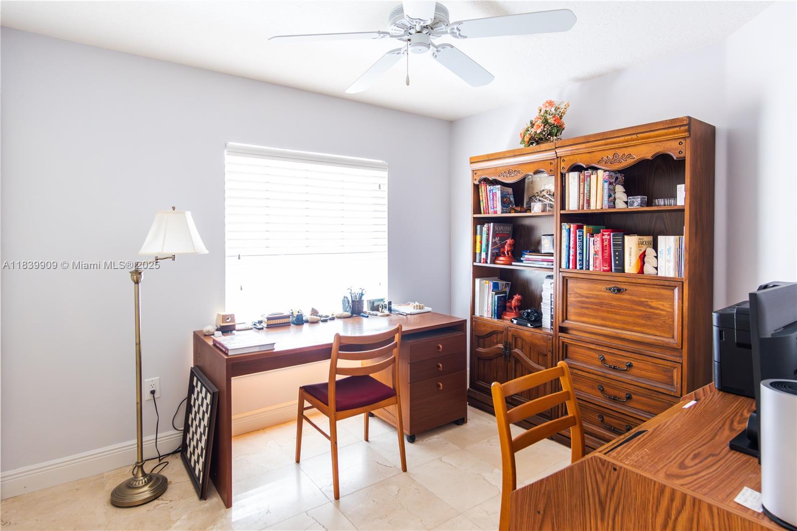 DORAL SANDS - Residential