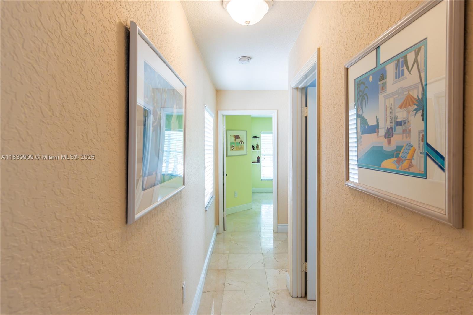 DORAL SANDS - Residential