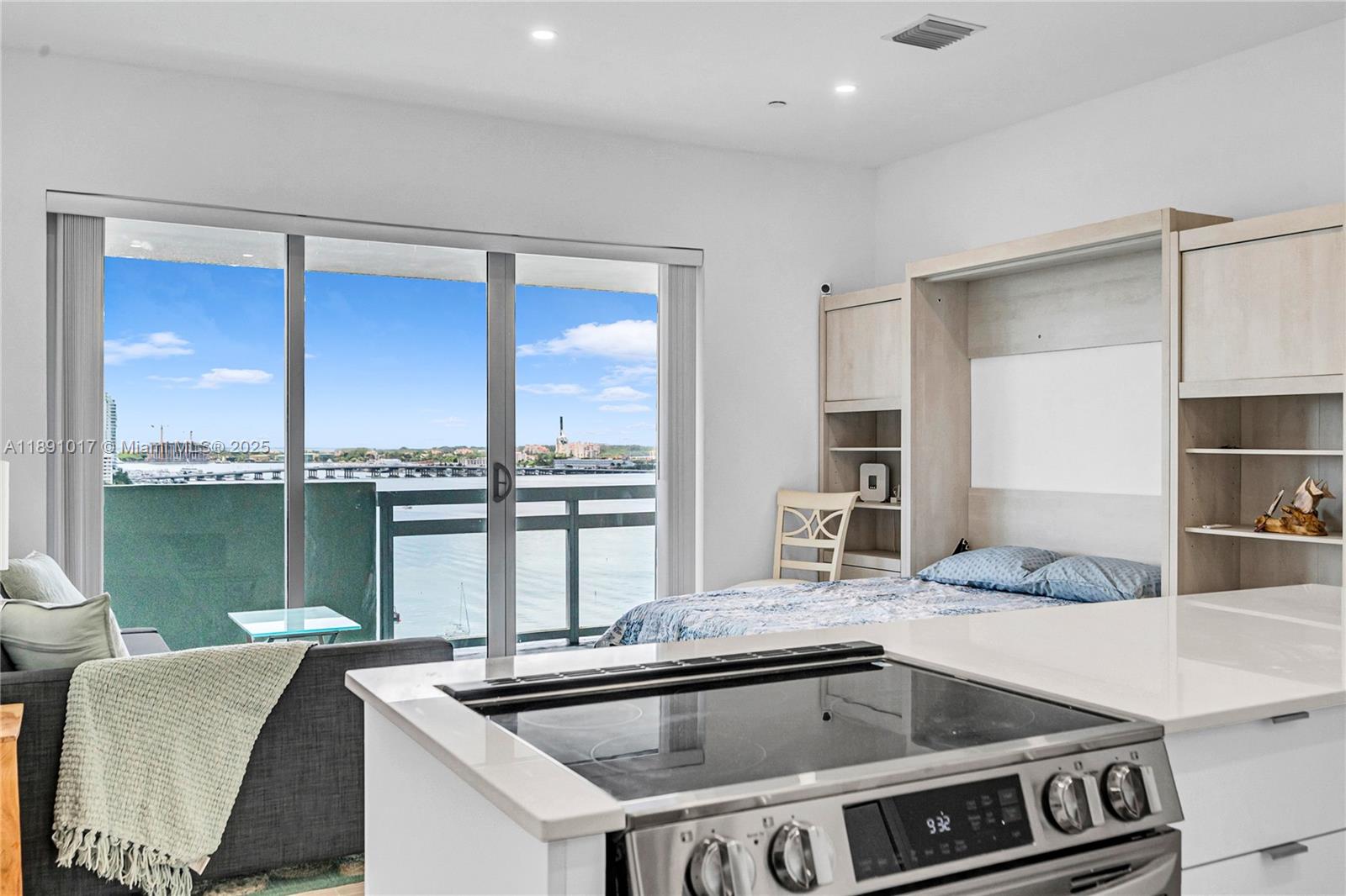 FLAMINGO SOUTH BEACH I CO - Residential Lease