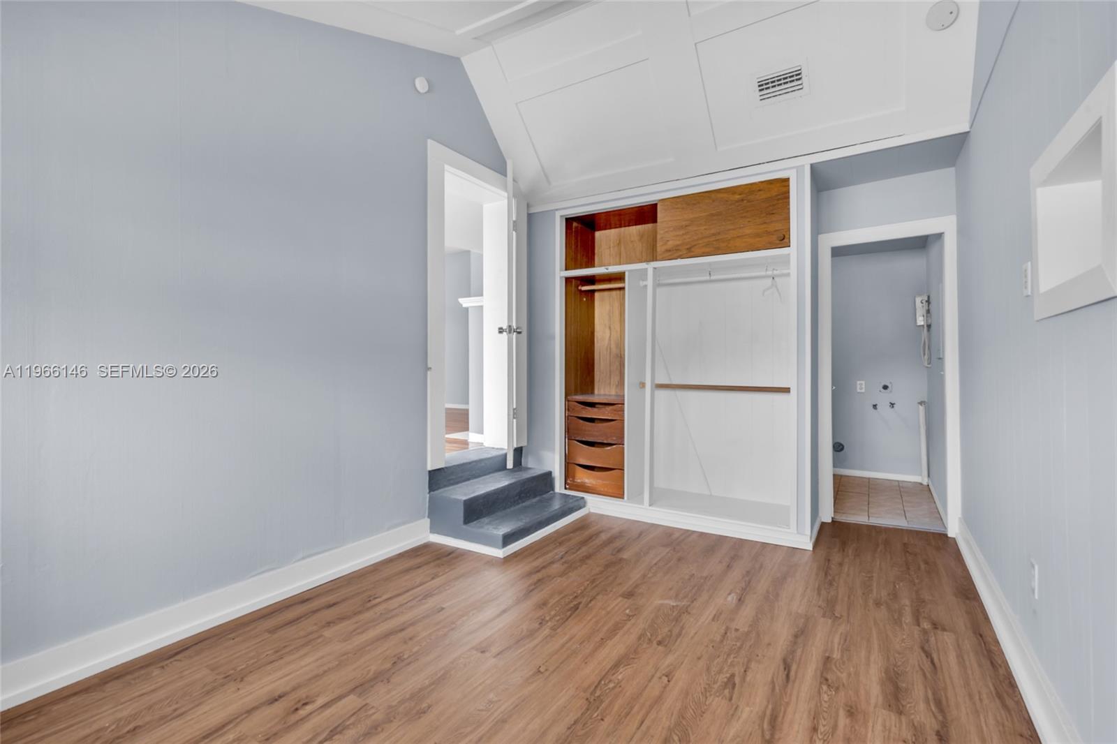 COUNTRY CLUB ESTATES SEC - Residential Lease