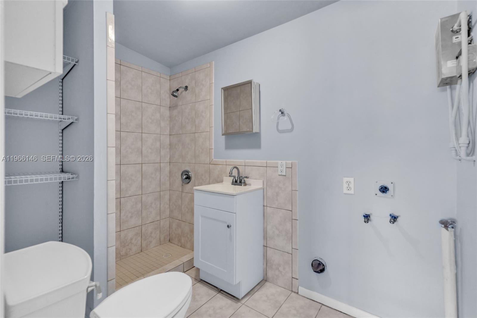 COUNTRY CLUB ESTATES SEC - Residential Lease