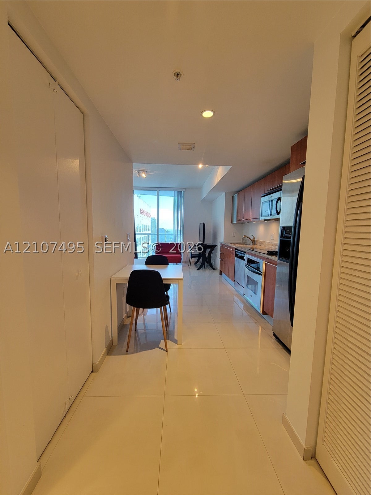 185 SW 7th St 2806
