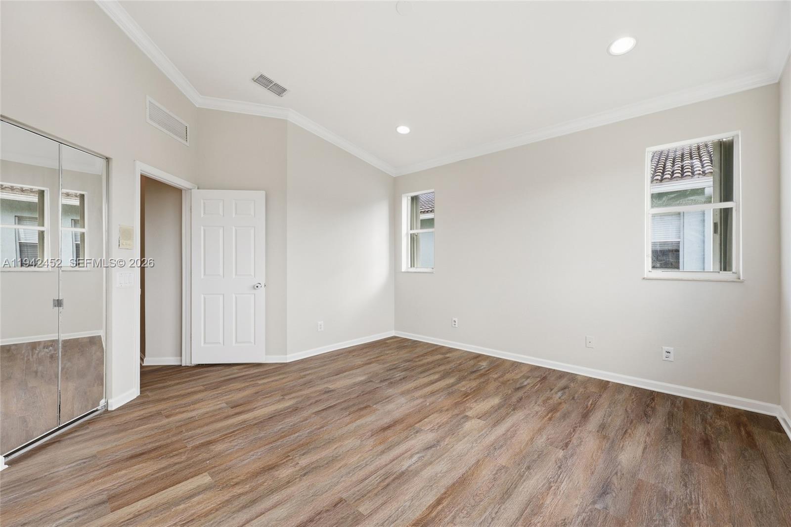 THOUSAND OAKS - Residential