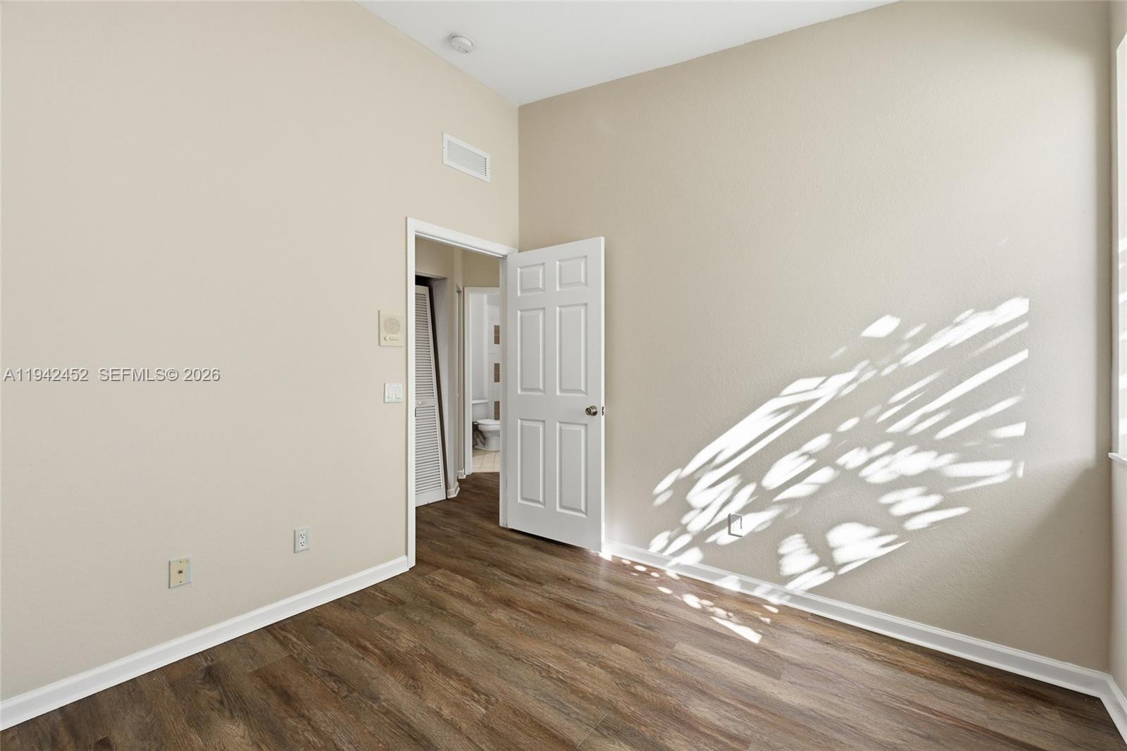 THOUSAND OAKS - Residential