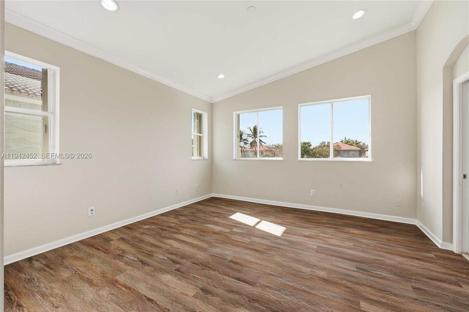 THOUSAND OAKS - Residential