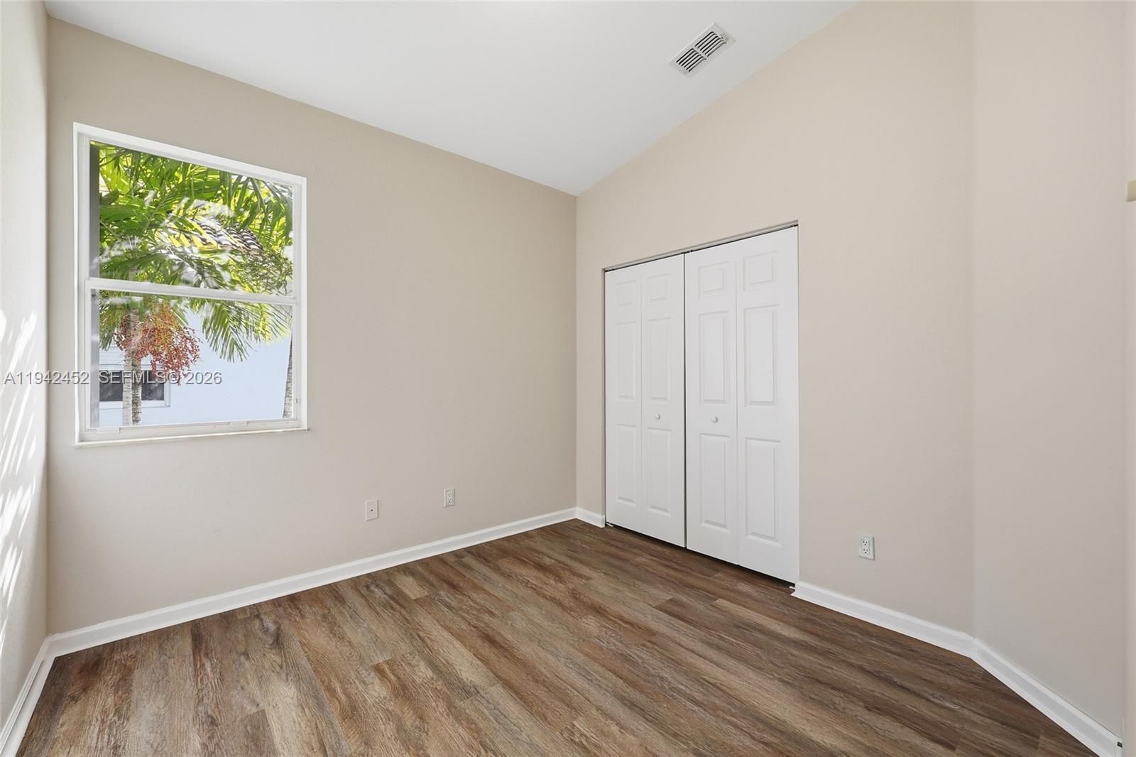 THOUSAND OAKS - Residential