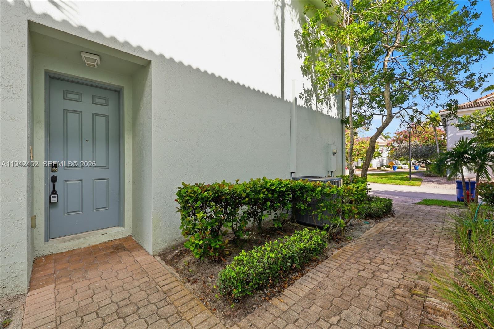 THOUSAND OAKS - Residential