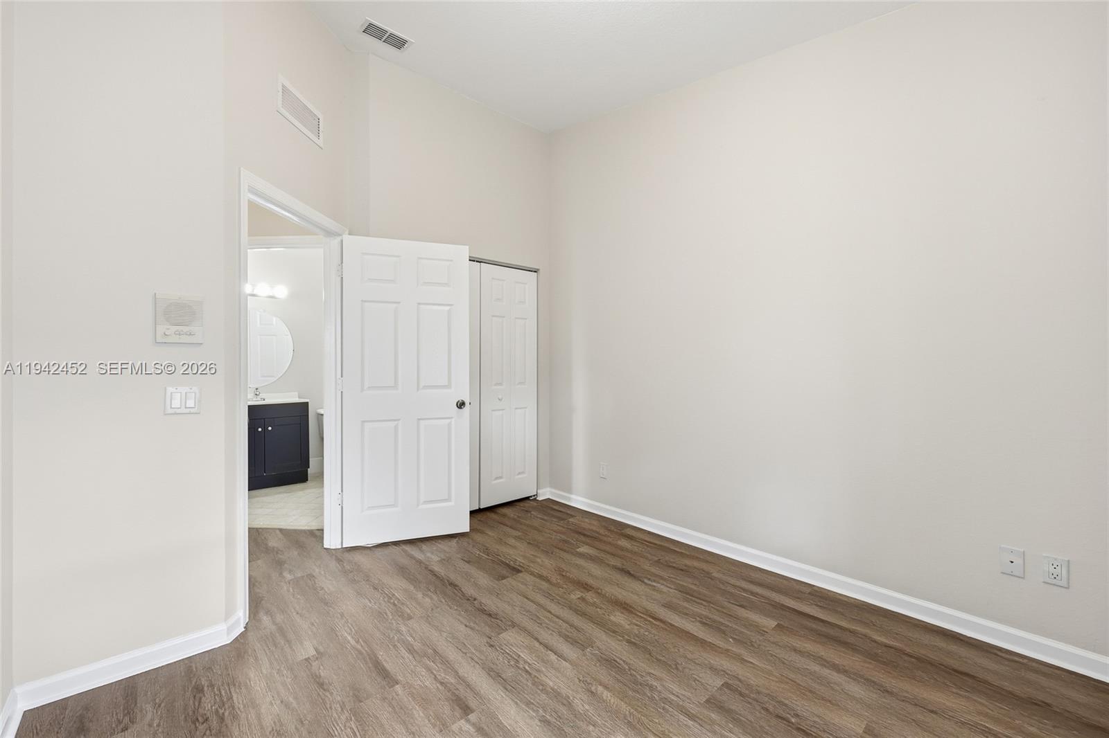 THOUSAND OAKS - Residential