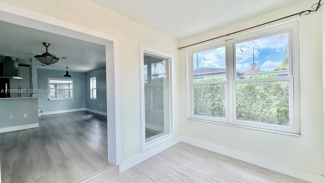 SHORES ESTATES - Residential Income