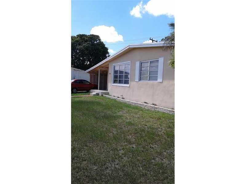 Fully remodeled! 3/2 on a large lot ready to move in. FOR SHOWINGS, CONTACT OUR HOTLINE TO BE CONNECTED WITH THE DESIGNATED PROPERTY MANAGER. AGENTS, SEE BROKER REMARKS FOR OFFER INSTRUCTIONS, OFFICIAL APPLICATION, APPLICATION GUIDELINES, AND LOCKBOX INFO