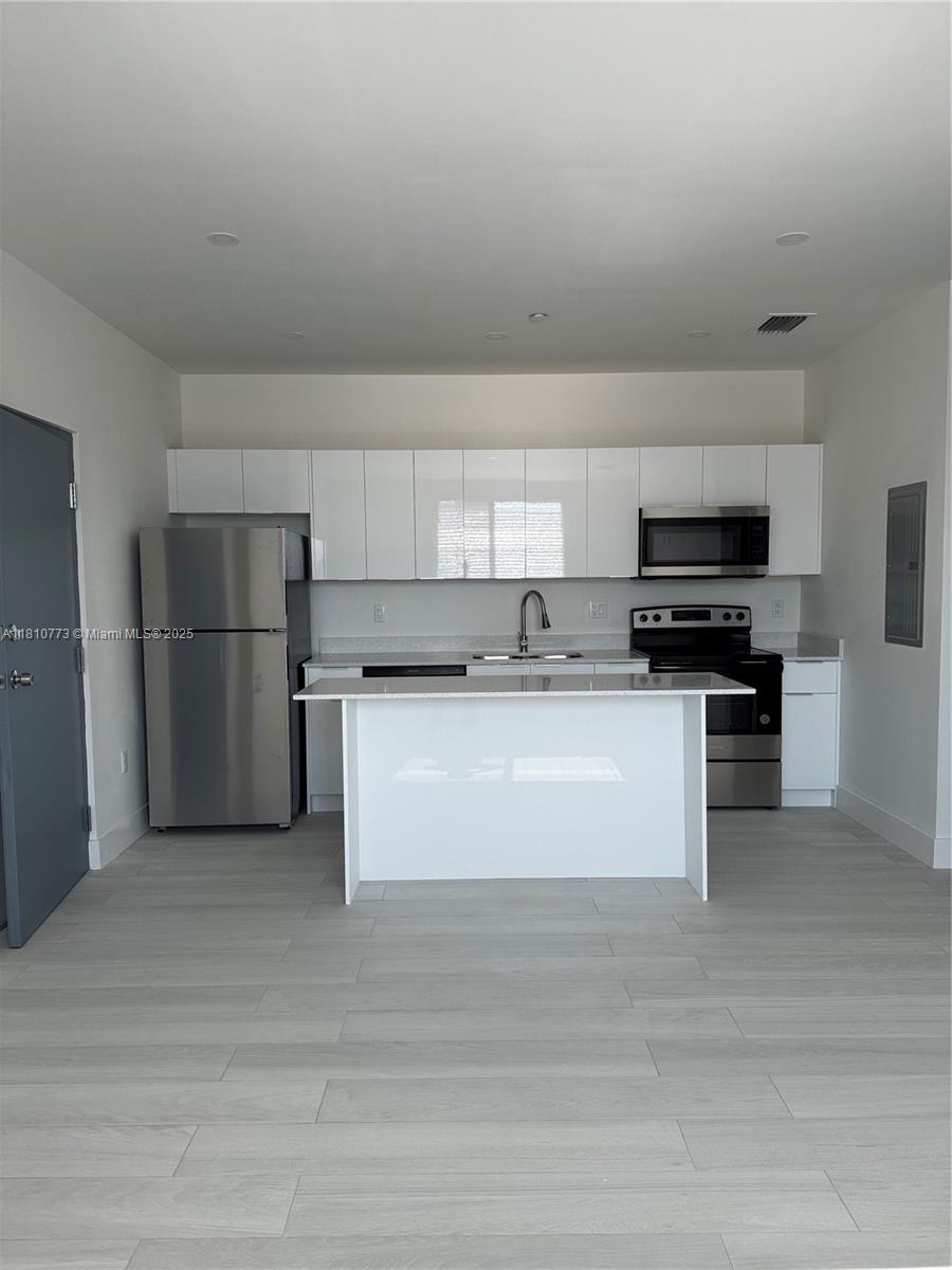 909 E 24th St 203