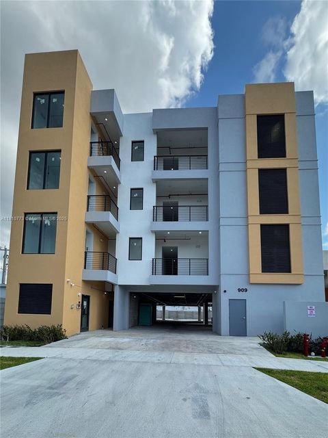 909 E 24th St 203 Hialeah FL 33013