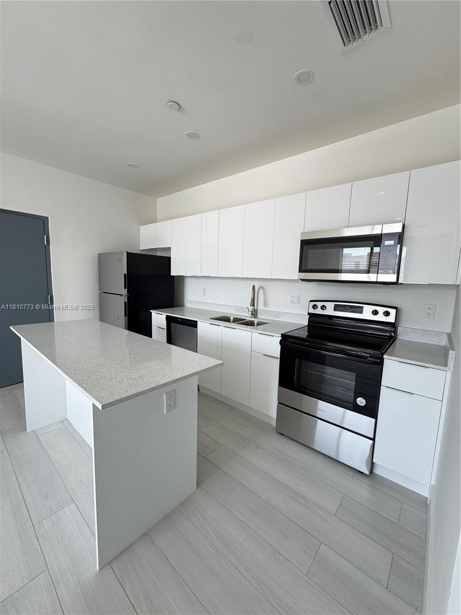 909 E 24th St 203
