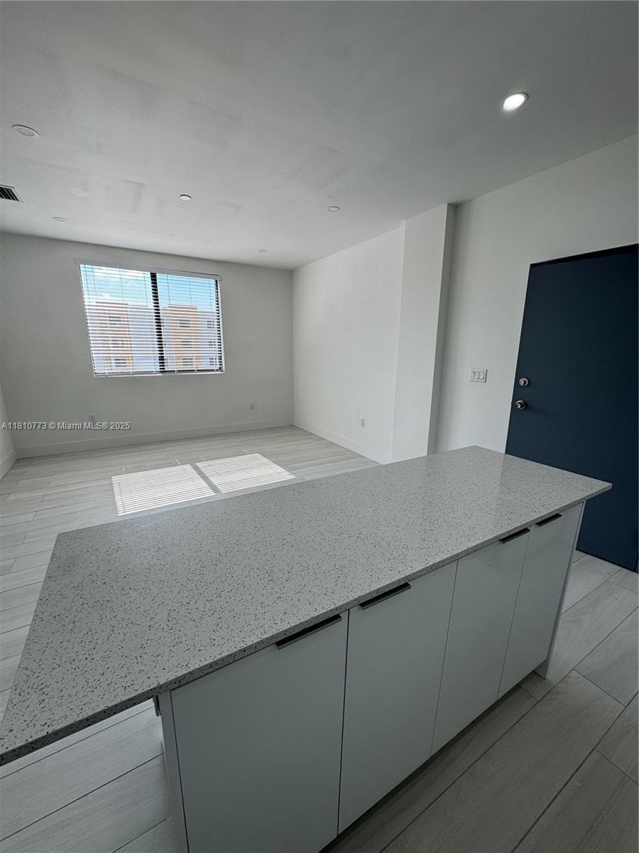 909 E 24th St 203
