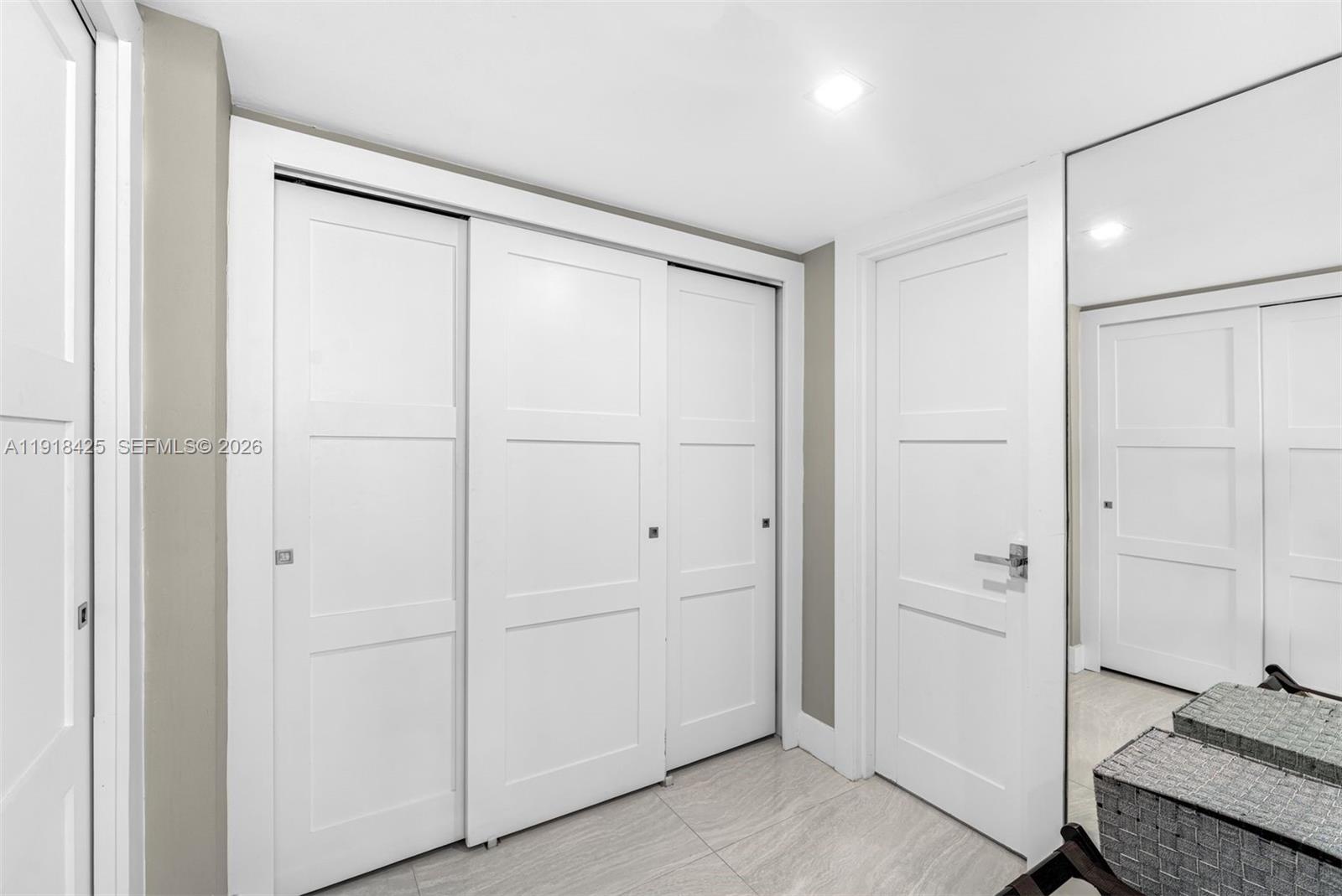 THE ALEXANDER CONDO - Residential