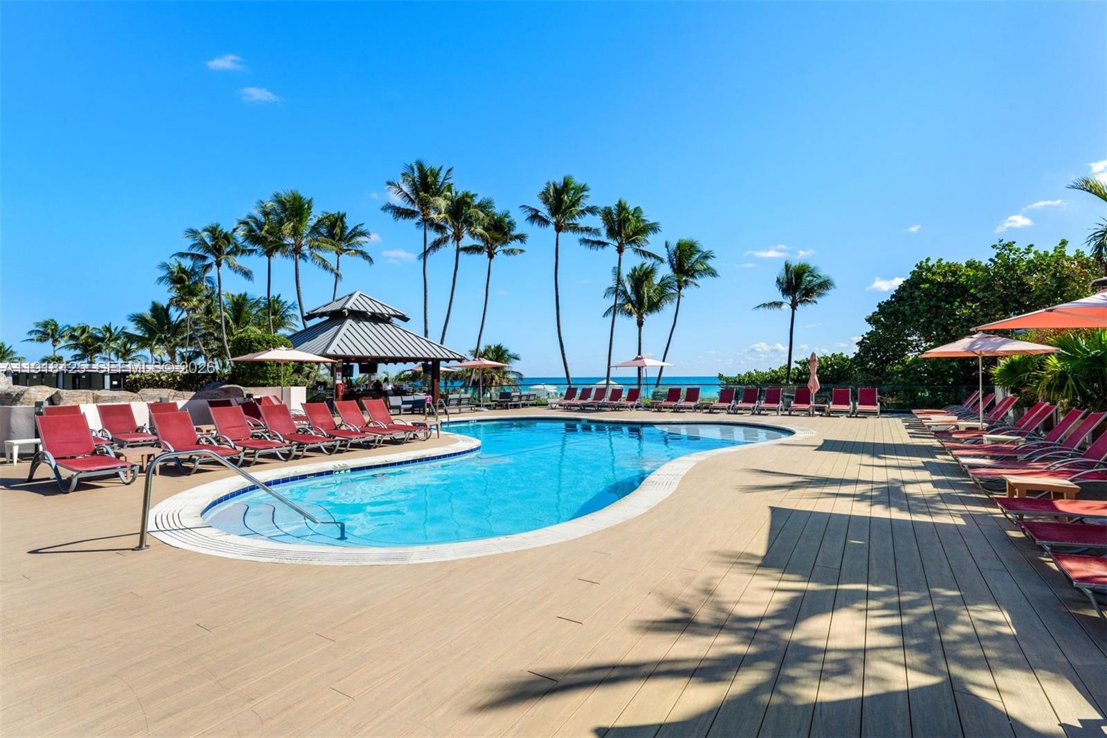 THE ALEXANDER CONDO - Residential