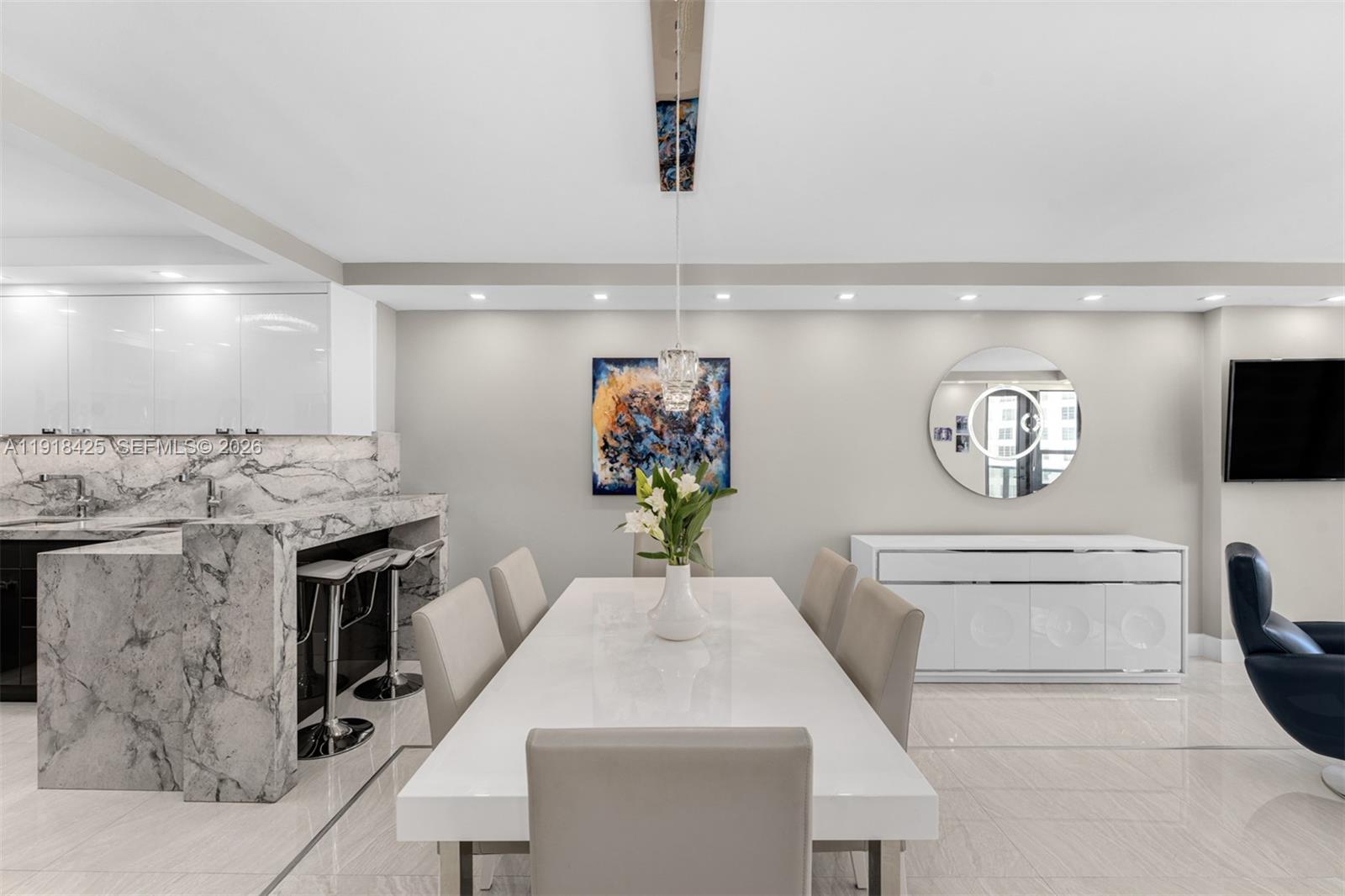 5225 Collins Ave 603