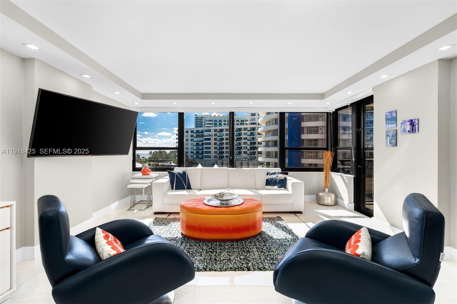 THE ALEXANDER CONDO - Residential
