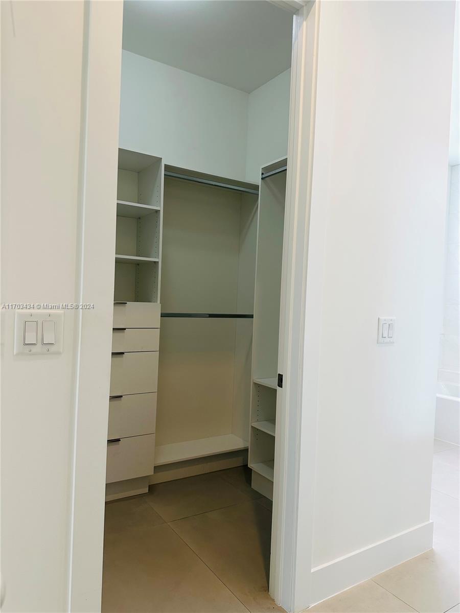 SILVER BLUFF GARDENS - Residential