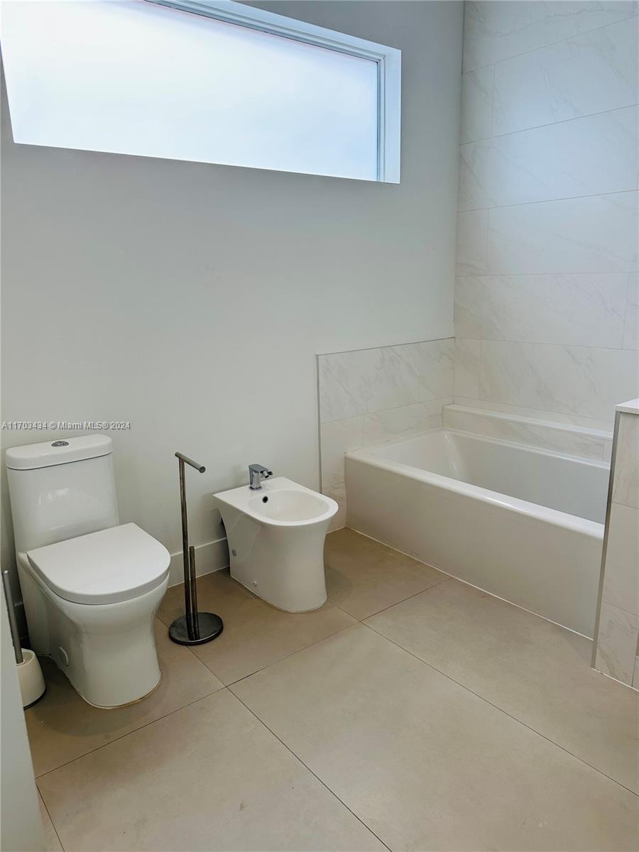 SILVER BLUFF GARDENS - Residential