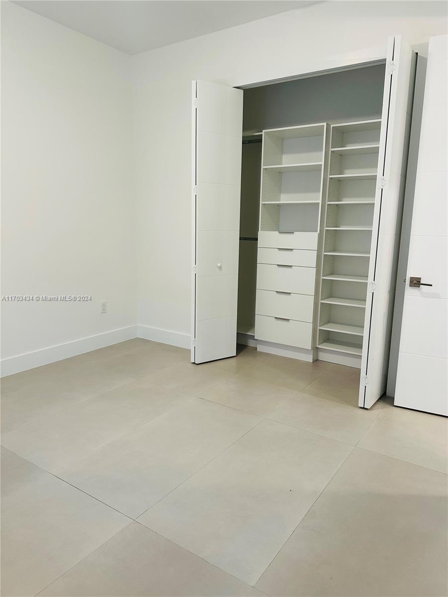 SILVER BLUFF GARDENS - Residential