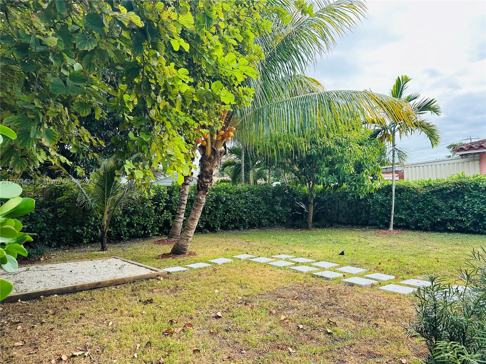 SILVER BLUFF GARDENS - Residential